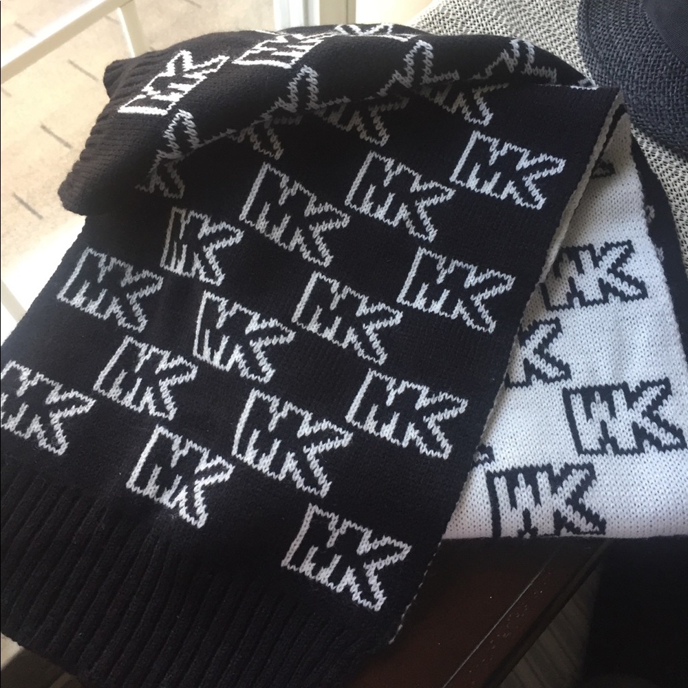 MK Scarf 🧣